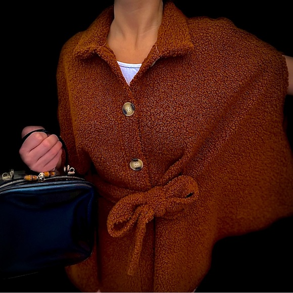 NWT- Vincent Camuto Amazingly Soft Camel Wrap/ removable belt /tortoise buttons - Picture 3 of 14